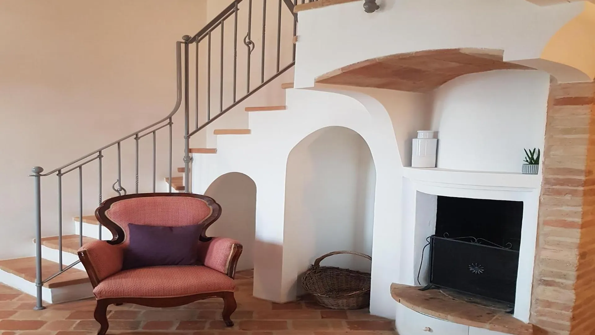 Loft In A Beautiful Villa With Swimming Pool 몬사노 0*,  이탈리아