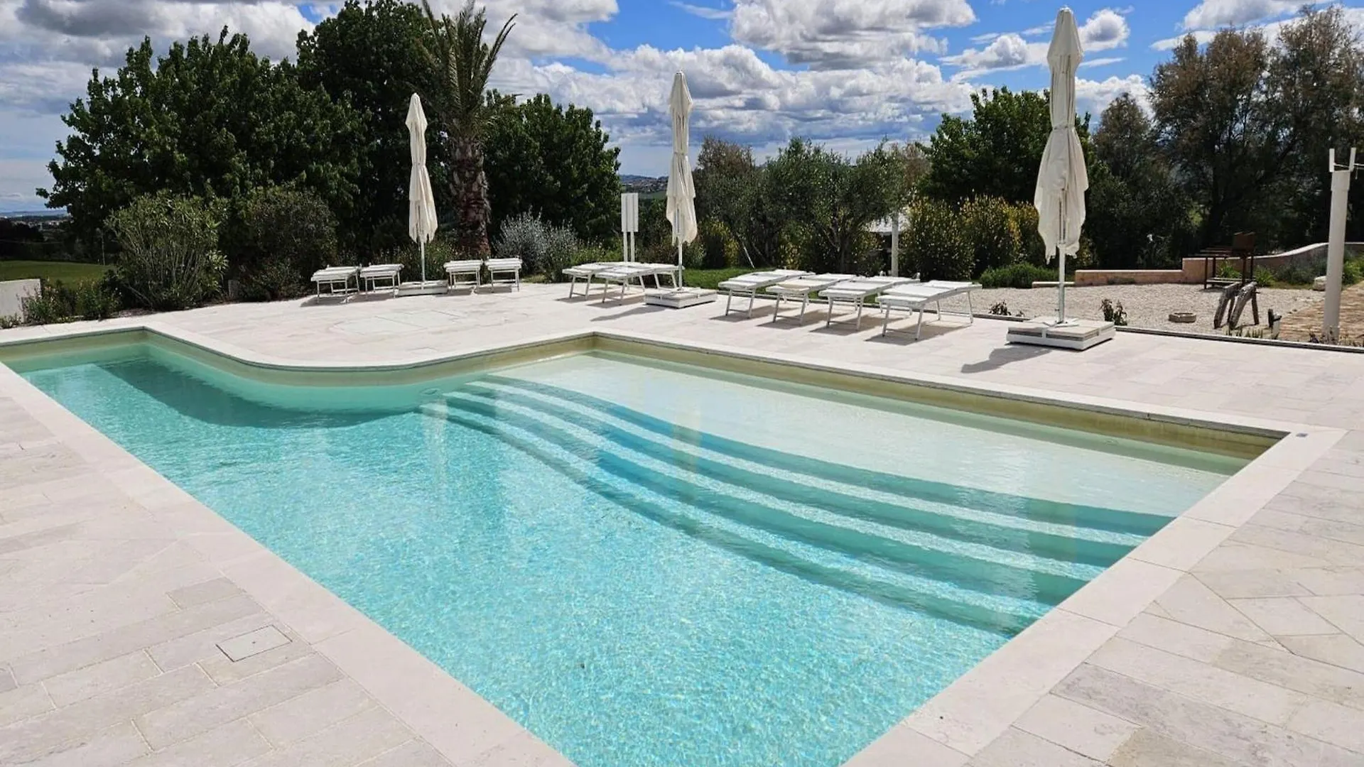 Loft In A Beautiful Villa With Swimming Pool 몬사노 0*,
