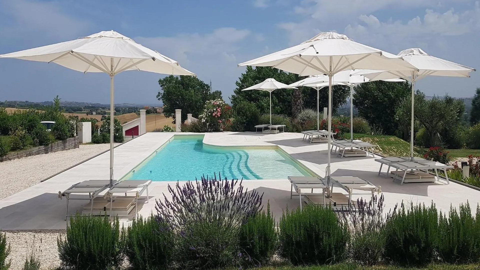 Loft In A Beautiful Villa With Swimming Pool 몬사노